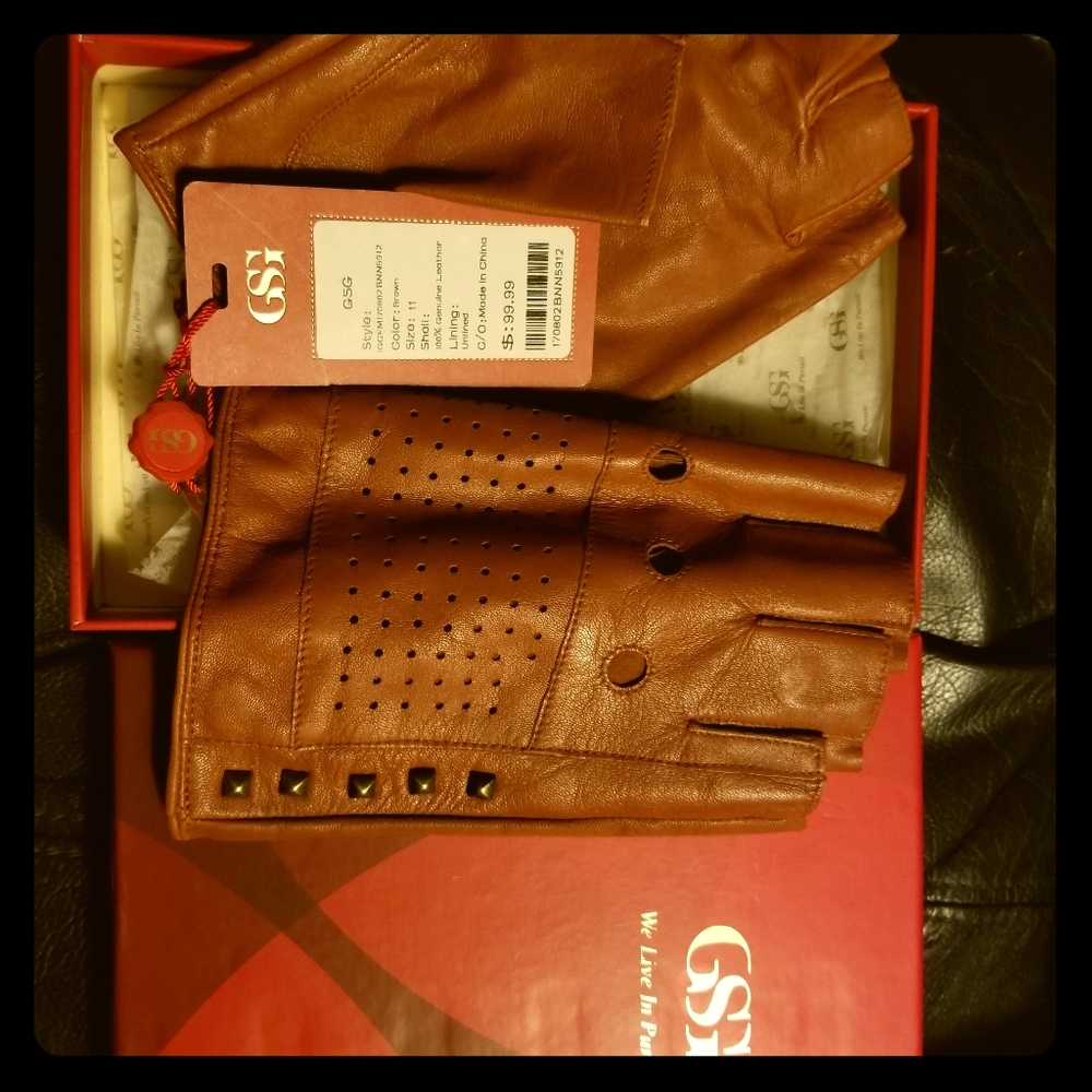 Genuine Leather studded fingerless gloves. NWTIB